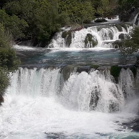 Apartmán Kuce Za Odmor Brkic Lozovac Exteriér fotografie