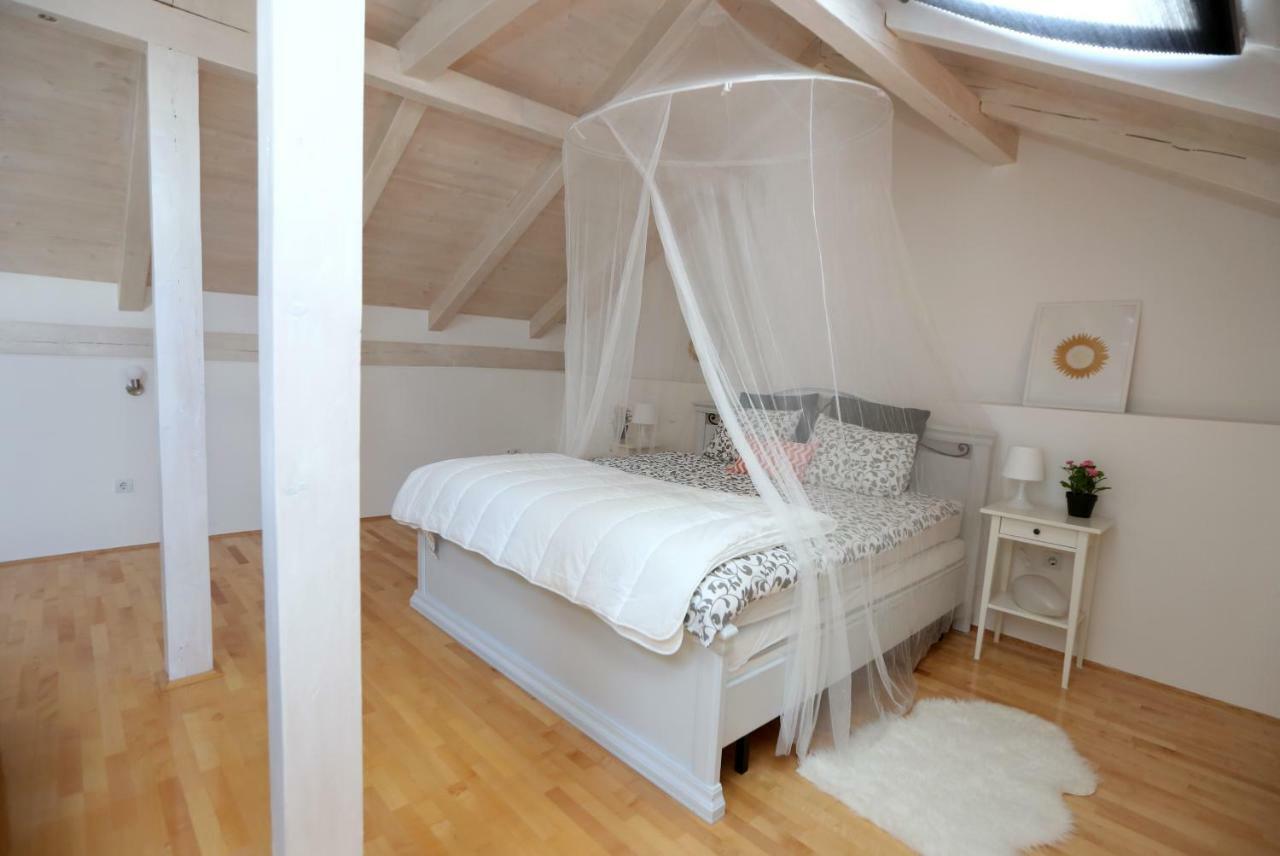 Apartmán Kuce Za Odmor Brkic Lozovac Exteriér fotografie