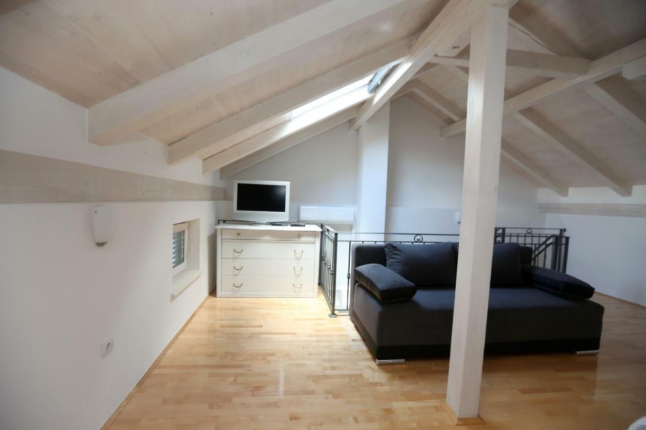 Apartmán Kuce Za Odmor Brkic Lozovac Exteriér fotografie