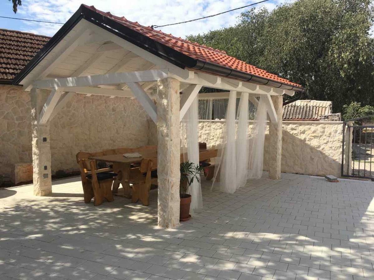Apartmán Kuce Za Odmor Brkic Lozovac Exteriér fotografie