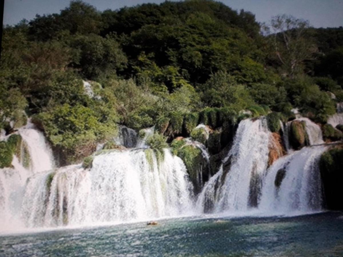 Apartmán Kuce Za Odmor Brkic Lozovac Exteriér fotografie